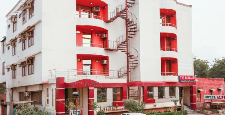 Hotel Fabexpress Alpine Agra  Zewnętrze zdjęcie